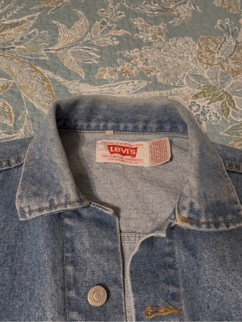 Vintage Levi’s red label denim jacket, sz lrg, used. - Picture 3 of 10